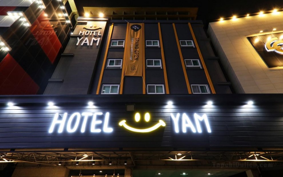 Khách sạn YAM