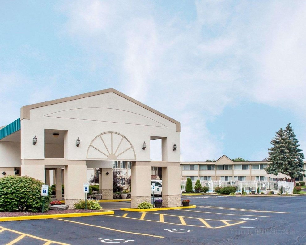 Quality Inn & Suites Vestal Binghamton near University