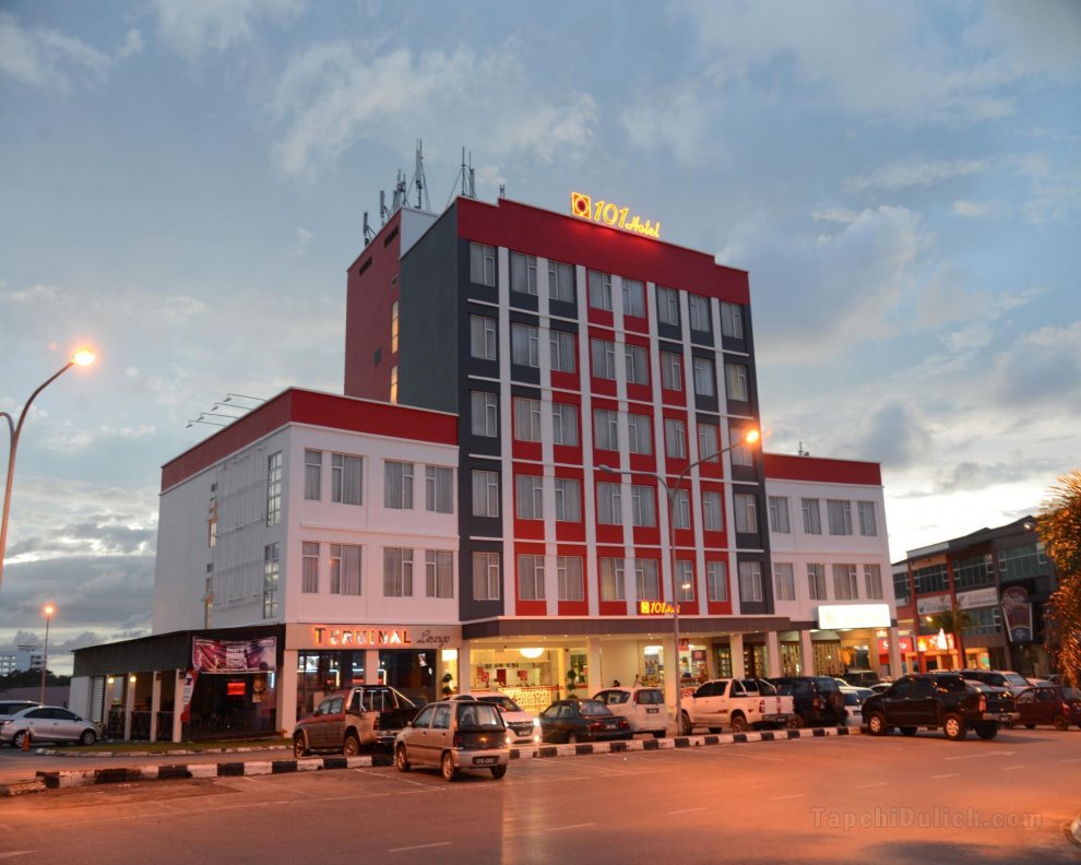 Khách sạn Townhouse OAK 101 Bintulu