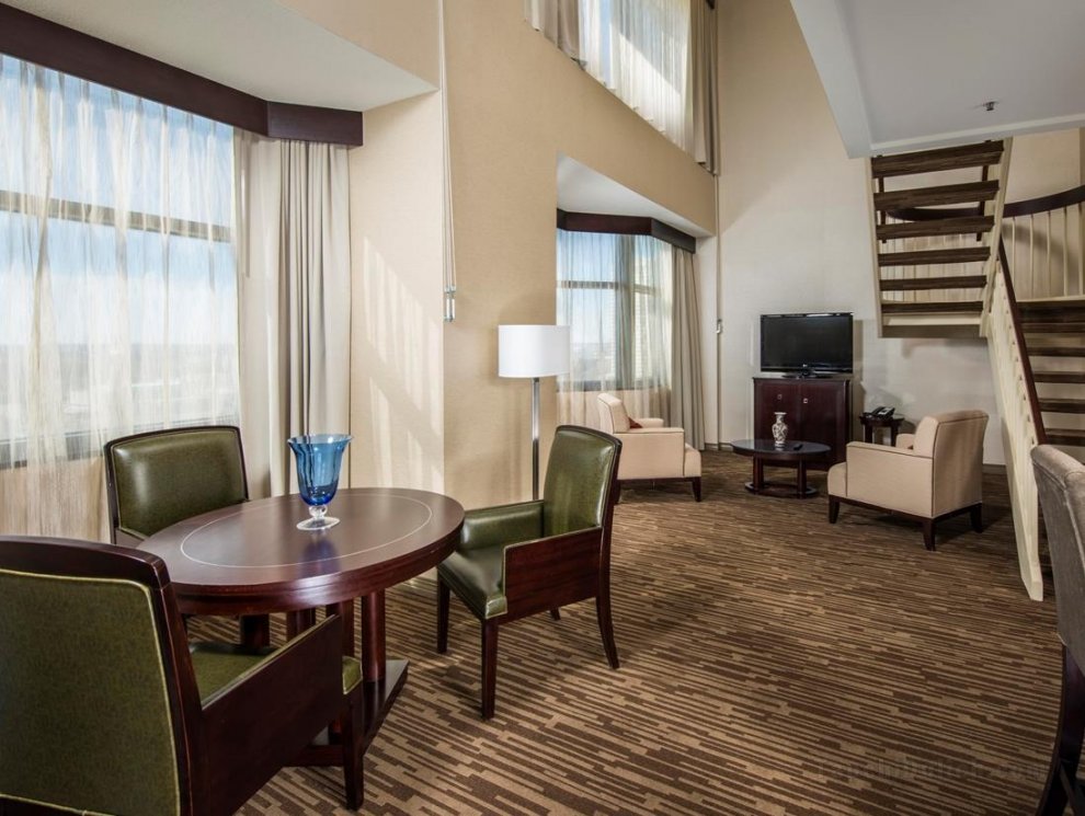 Khách sạn DoubleTree Suites by Hilton Columbus Downtown