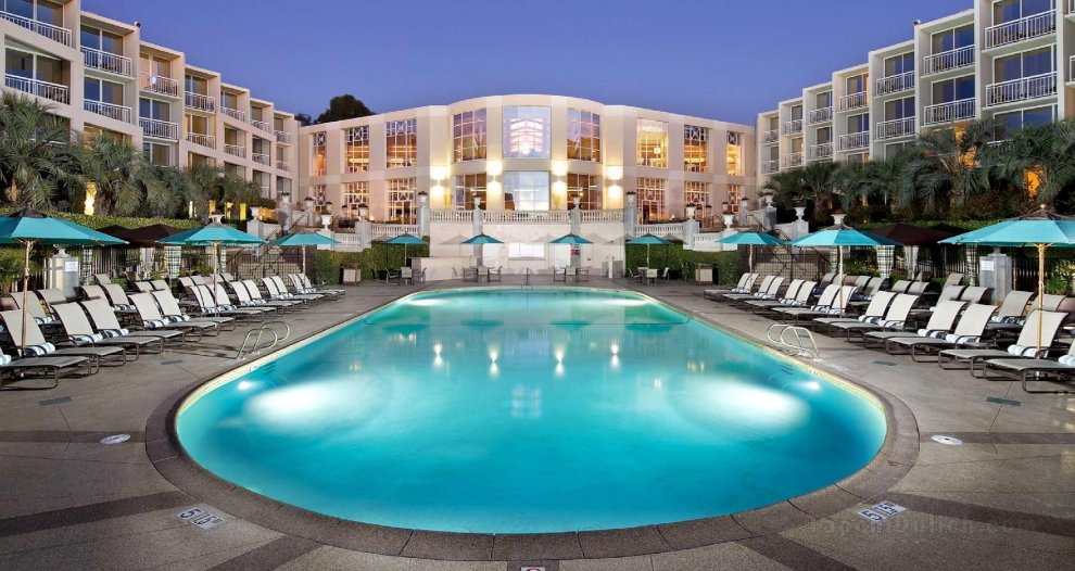 Khách sạn Hilton La Jolla Torrey Pines