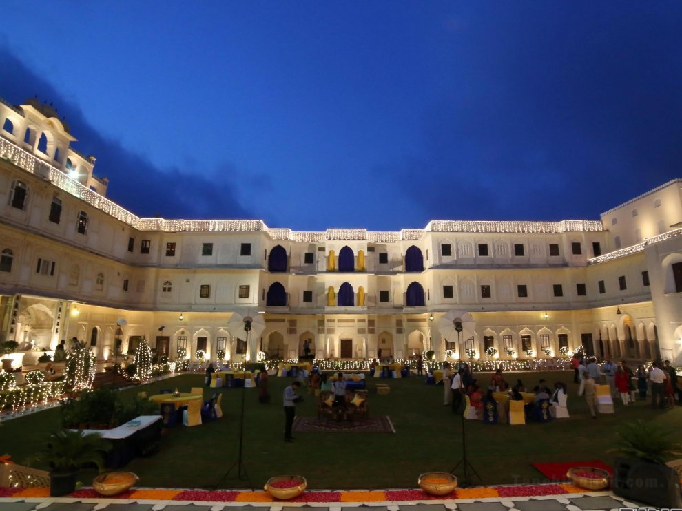 Khách sạn The Raj Palace (Small Luxury s of the World)