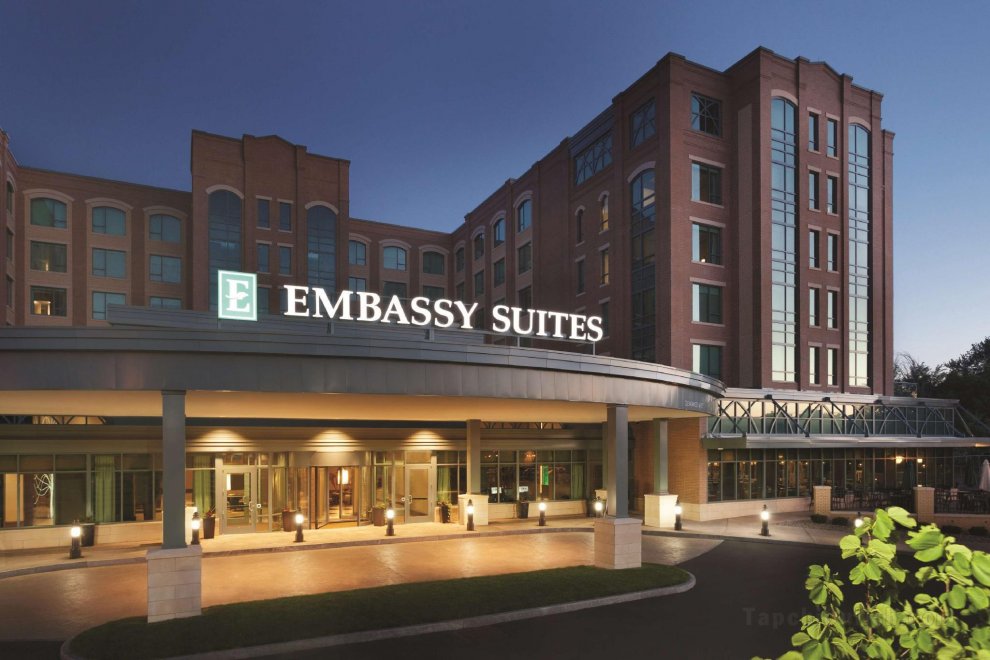 Embassy Suites Saratoga Springs