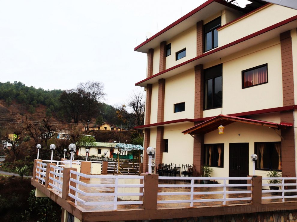 Khách sạn Shivalik River Retreat