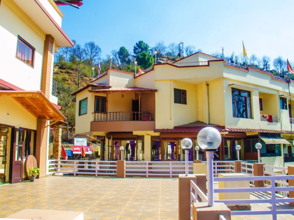 Khách sạn Shivalik River Retreat