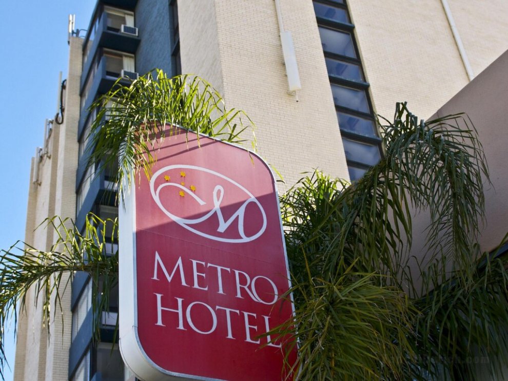 Khách sạn Metro Perth