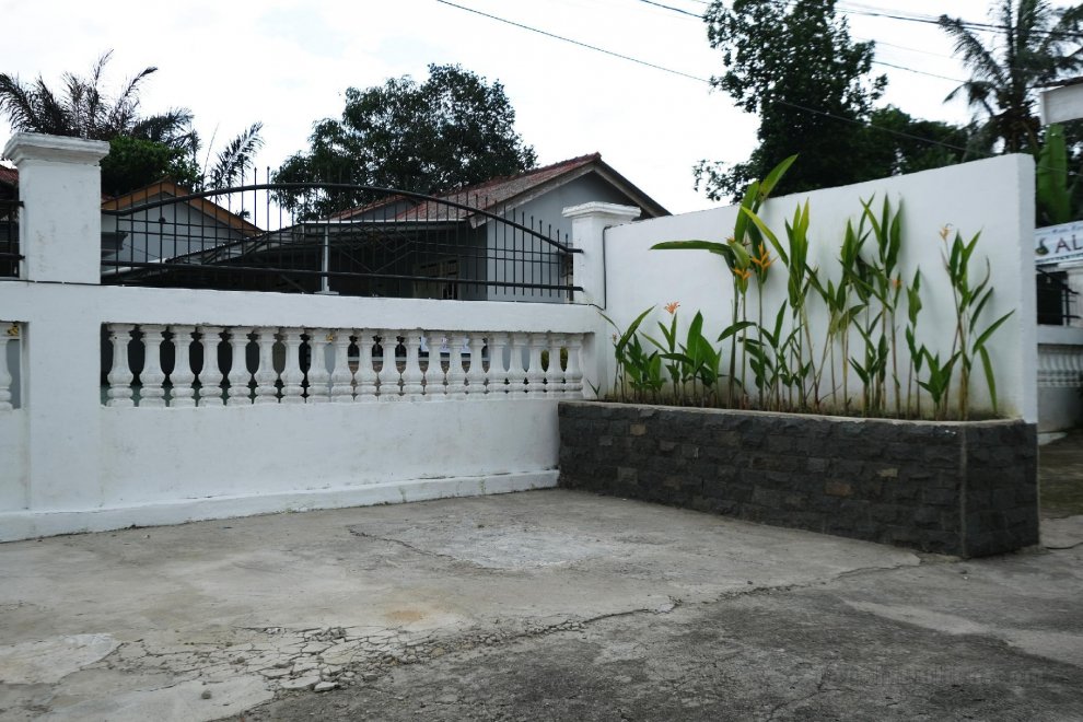 OYO 2557 Dewi Residence 1