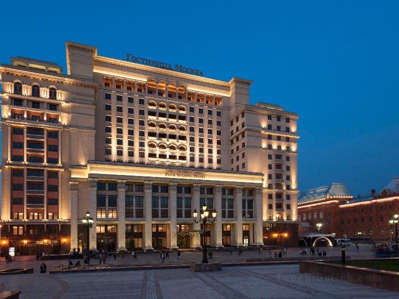 Khách sạn Four Seasons Moscow
