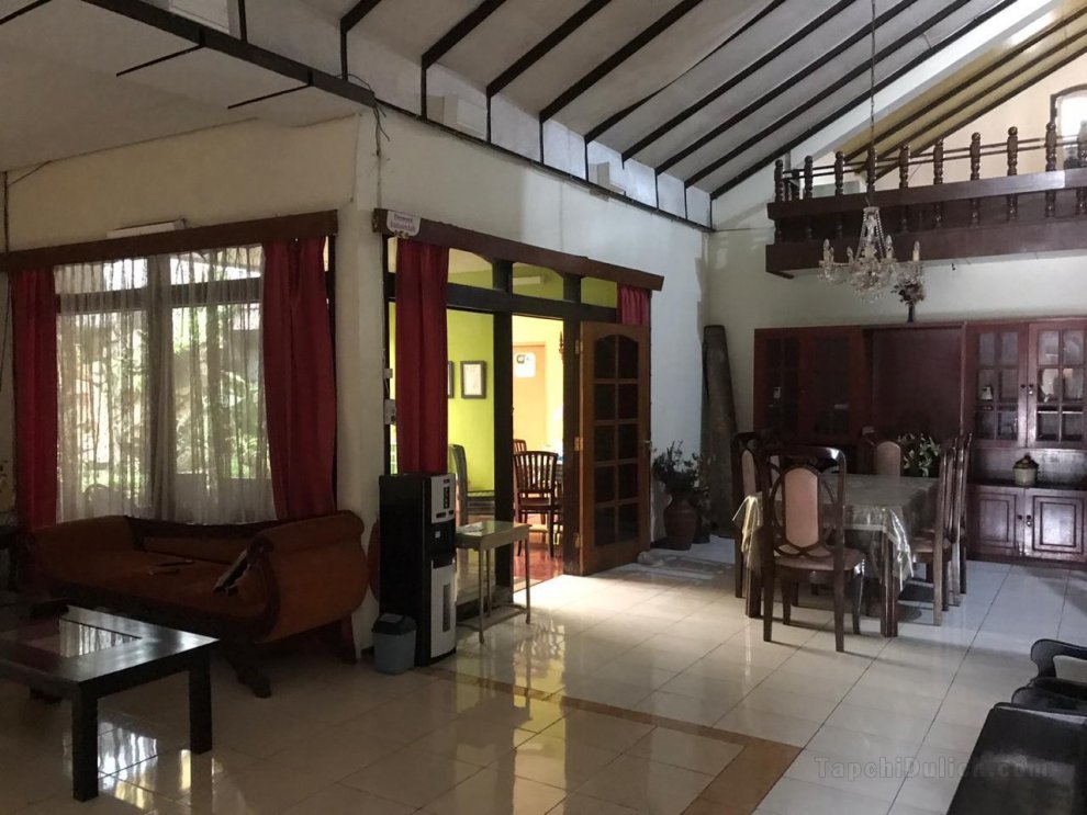 Villa and Guest House Batu Indah
