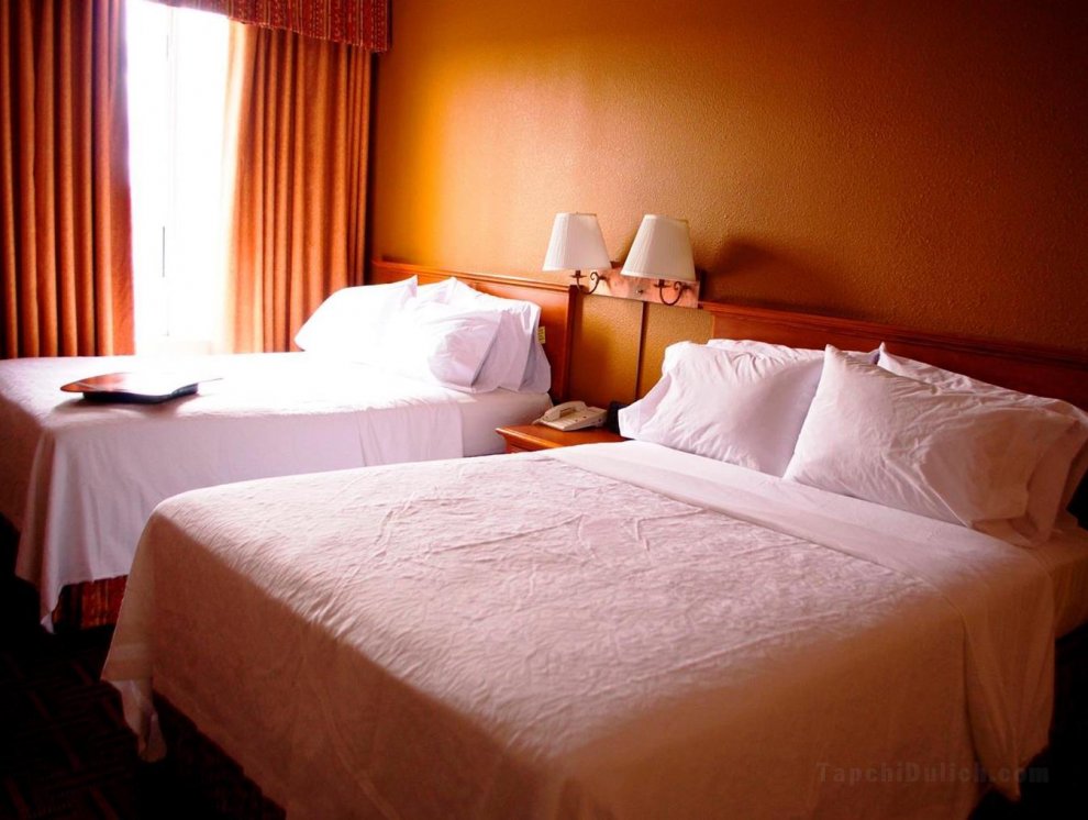 Khách sạn Hampton Inn & Suites Flagstaff