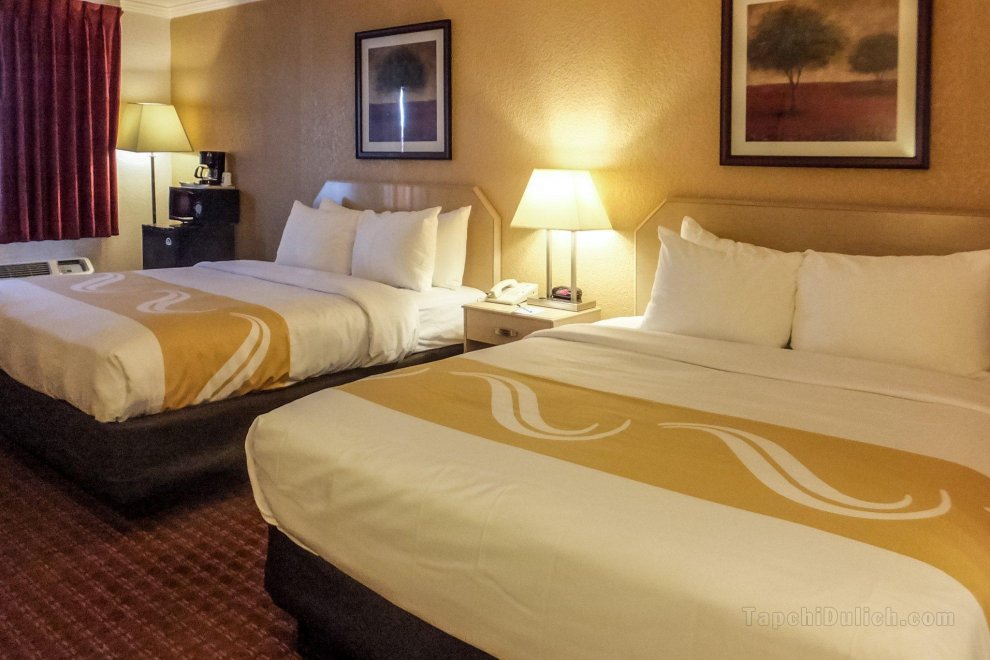 Quality Inn & Suites Lake Havasu City
