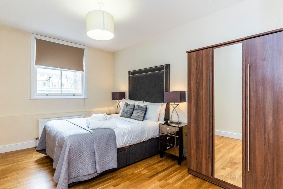 Bright 3 Bedroom Apartment in Hammersmith