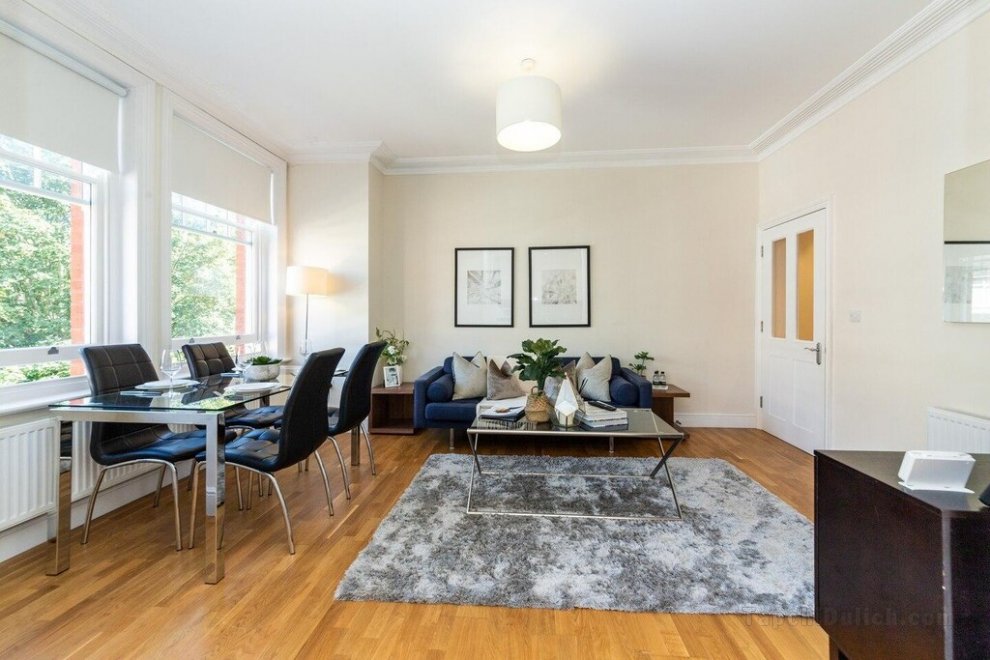 Spacious 3 Bedroom Apartment in Hammersmith