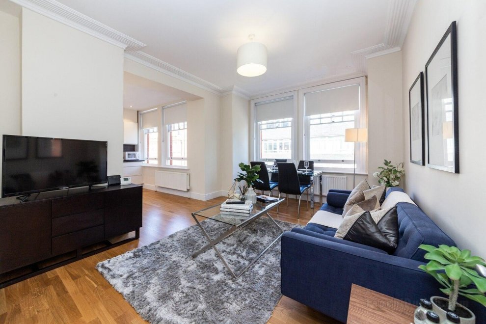 Spacious 3 Bedroom Apartment in Hammersmith