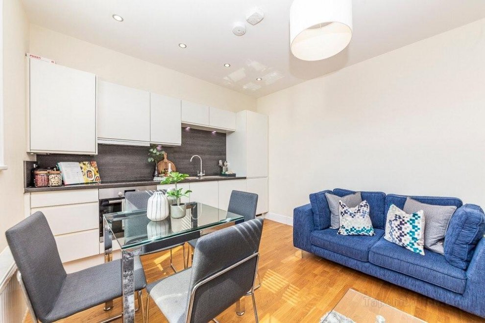 Modern Two Bedroom Apartment in Hammersmith - 207A