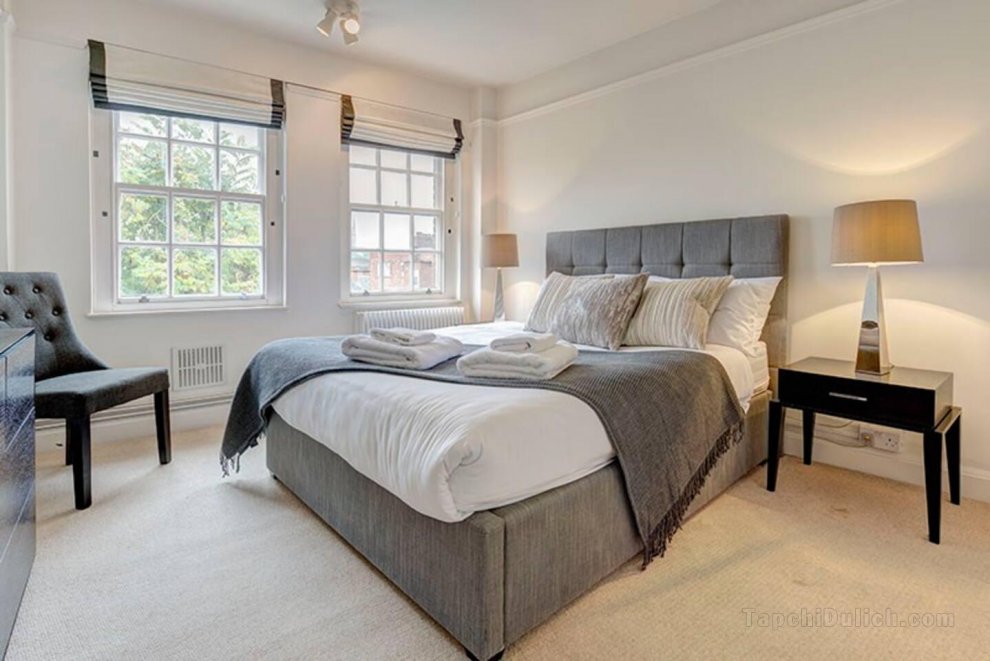 Cosy 1 Bed in Fashionable Chelsea