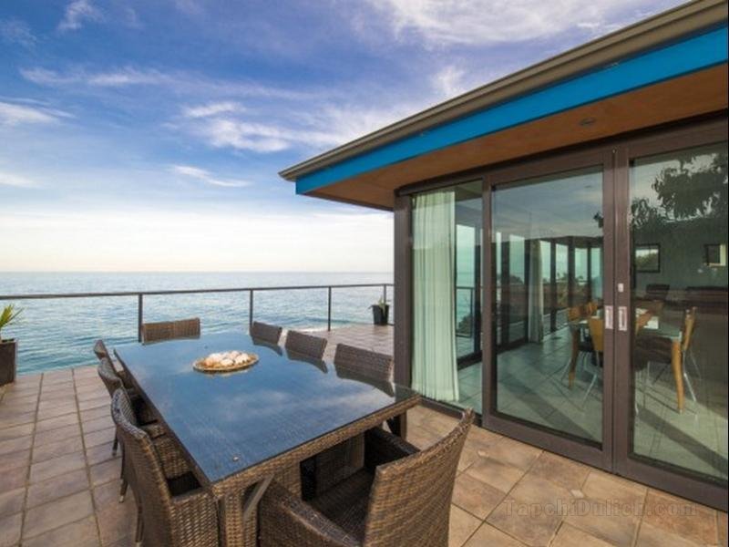 Top Deck Holiday Home