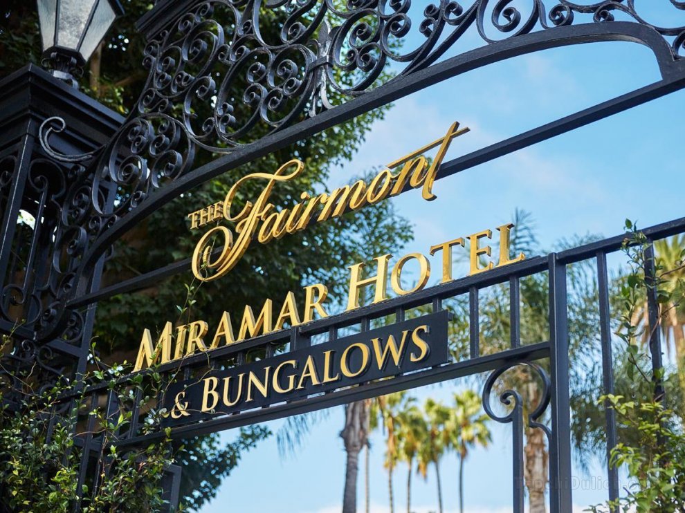Khách sạn Fairmont Miramar and Bungalows