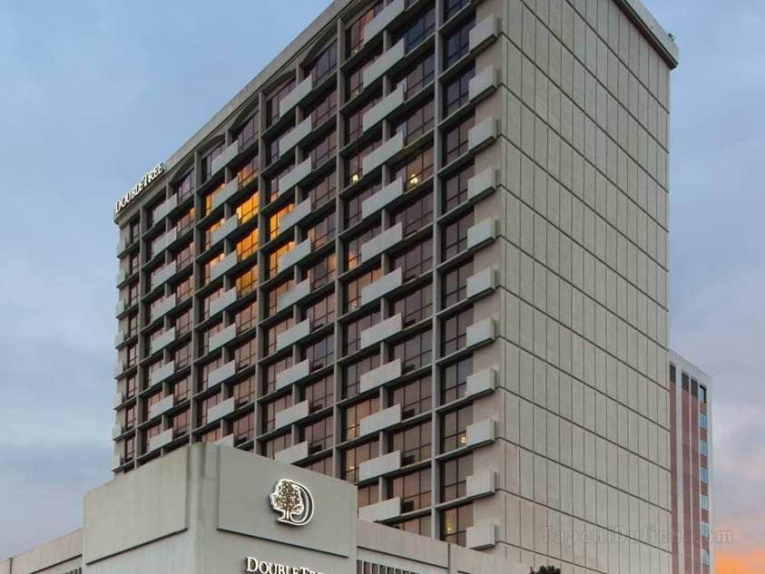 Khách sạn DoubleTree by Hilton Tallahassee