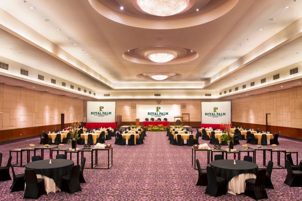 Khách sạn Royal Palm and Conference Center Cengkareng