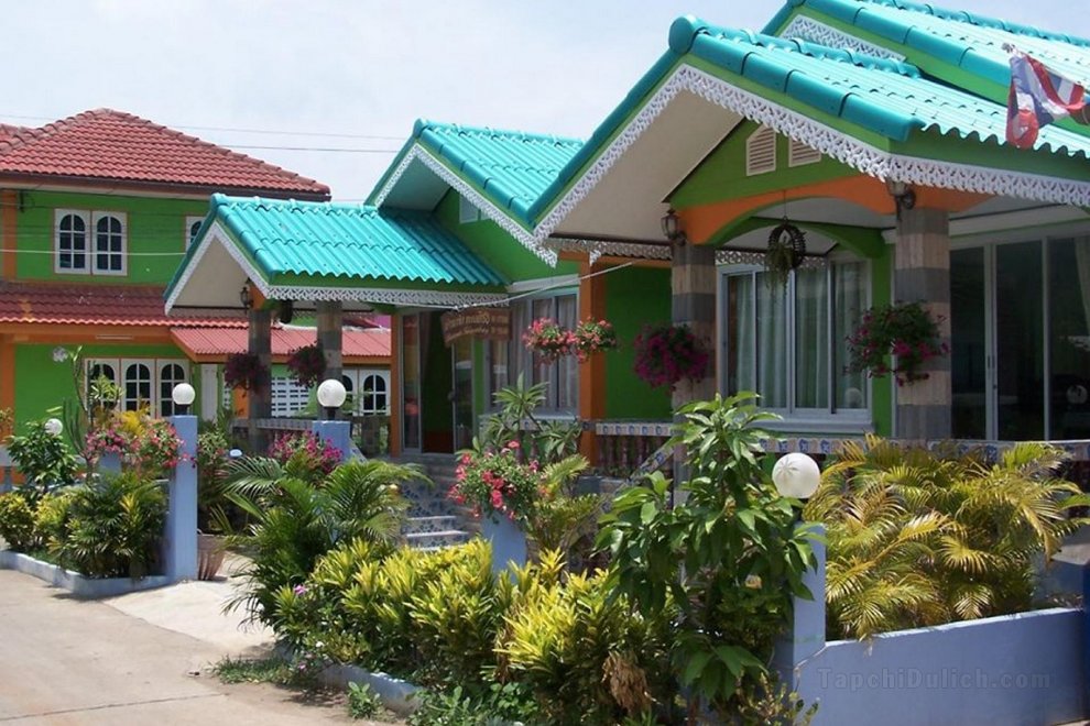 OYO 922 Thammachart Resort Kaosrichang