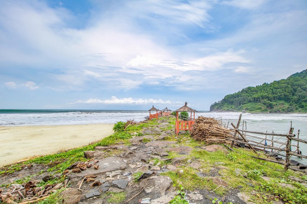 Pantai Suwuk River View Bungalow