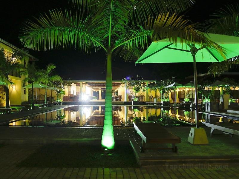 Khách sạn Tamarind Tree