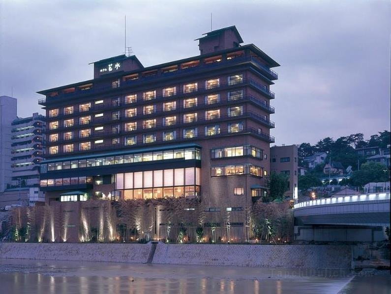 Khách sạn Takarazuka Onsen Wakamizu