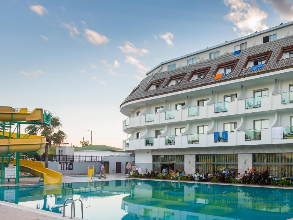 Khách sạn Armas Resort