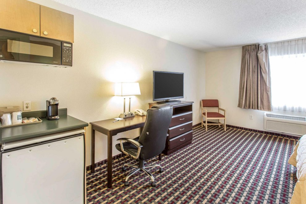 Quality Inn & Suites Lakewood - Denver Southwest