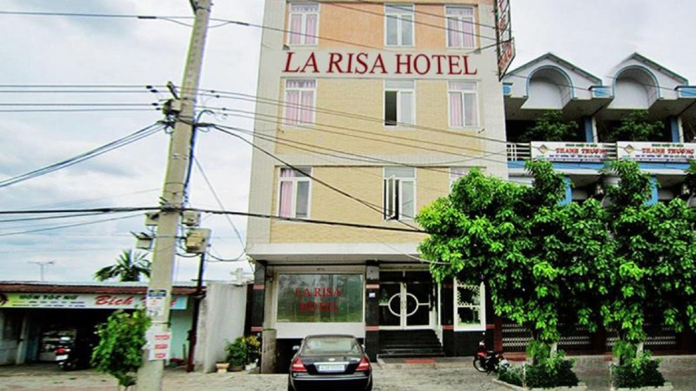 Khách sạn La Risa