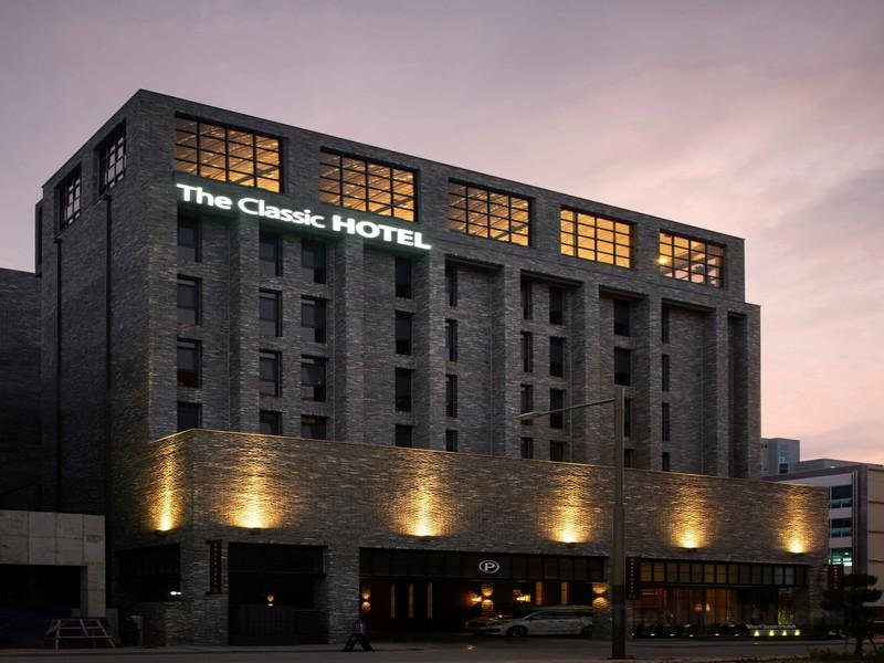 Khách sạn The Classic
