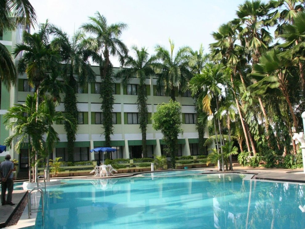 Khách sạn Parisutham Tanjore