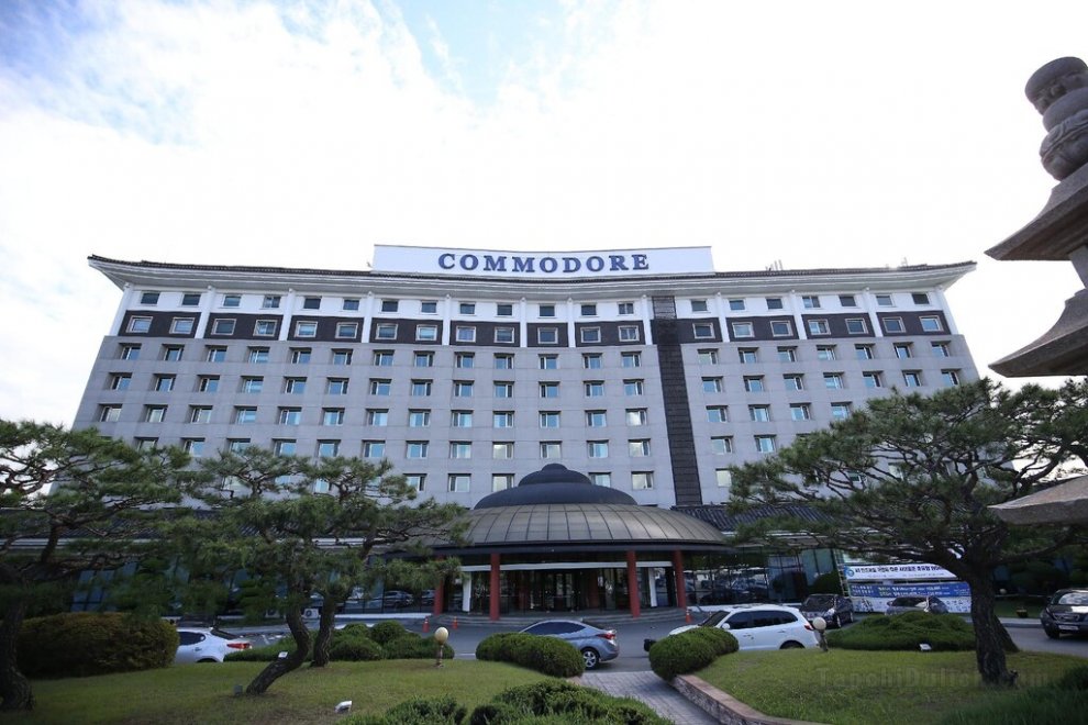 Khách sạn Commodore