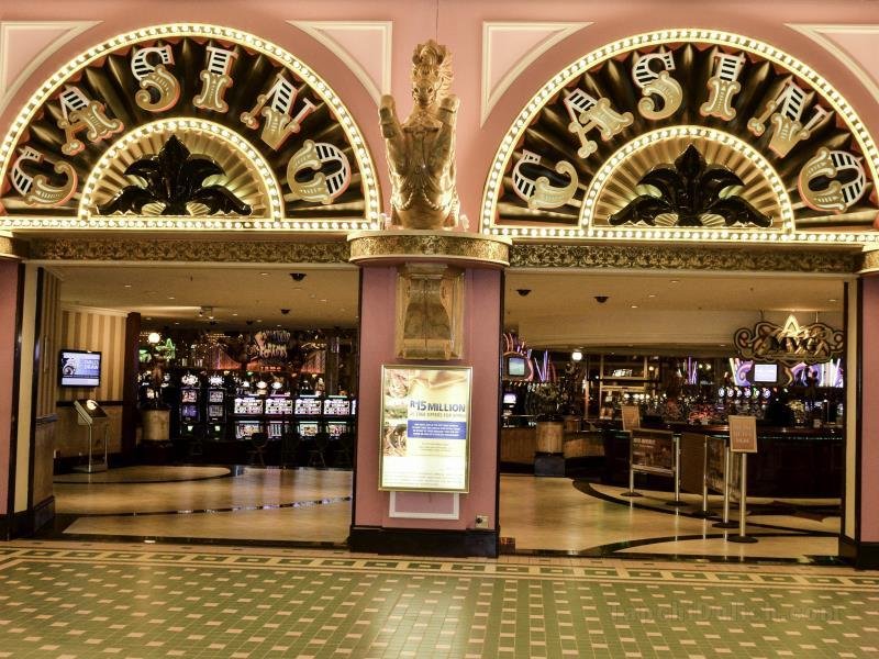 Khách sạn The Carousel & Casino