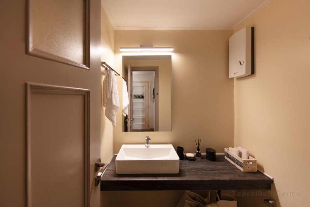 80平方米2臥室公寓 (利卡貝托丘 - 科洛那奇區) - 有1間私人浴室