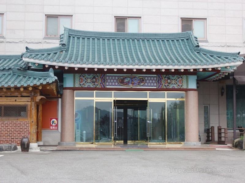 Khách sạn Baekche Tourist
