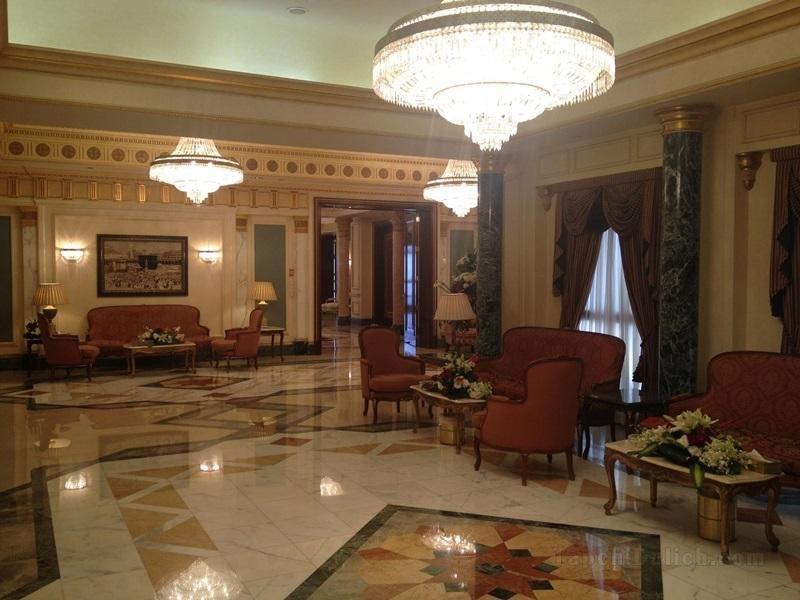 Khách sạn Dar Al Iman Suites