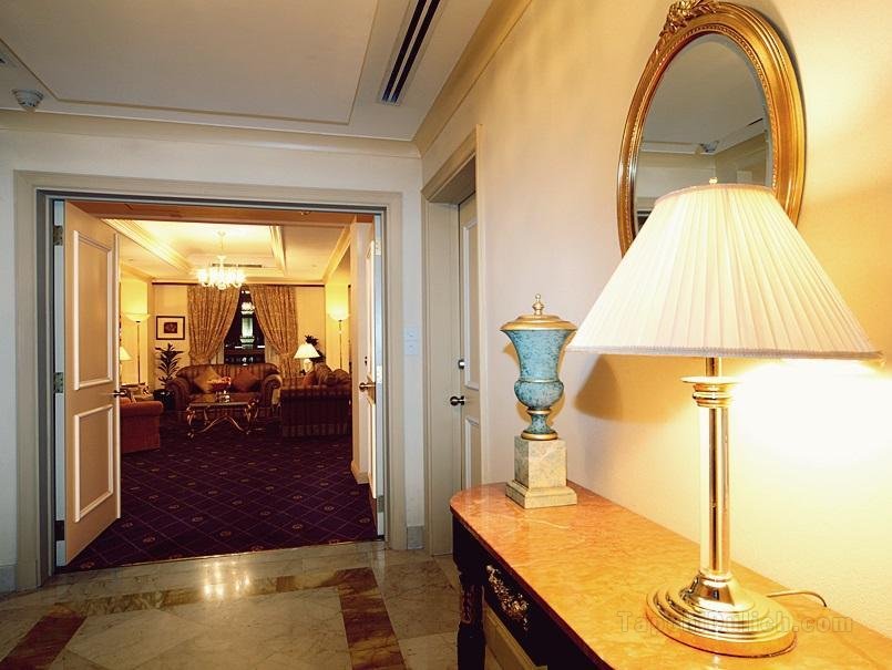 Dar Al Iman Suites Hotel
