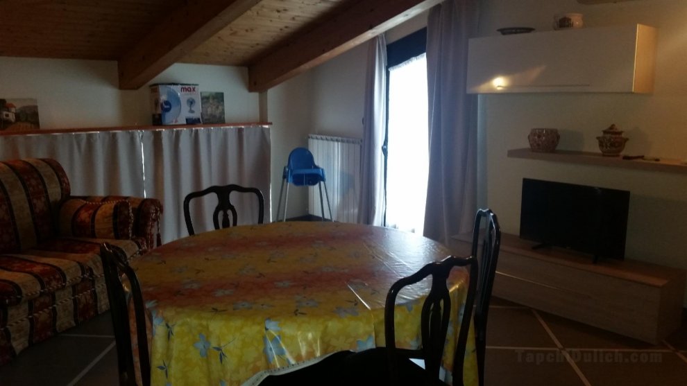 Comfortable attic with parking space in Chiavari