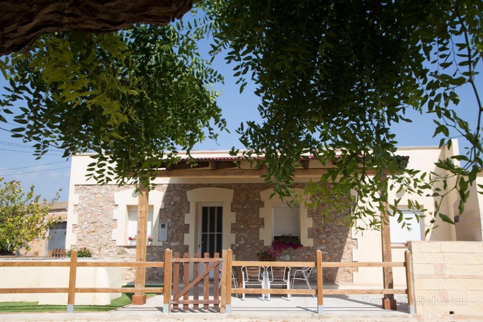 josep house inside the natural park of the Lower Ebro