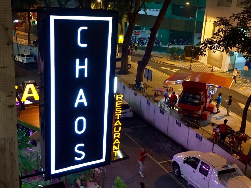 Khách sạn Chaos