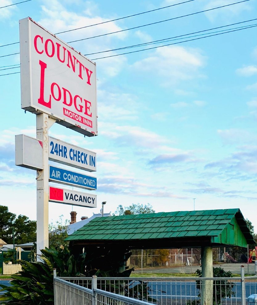 County Lodge Motel