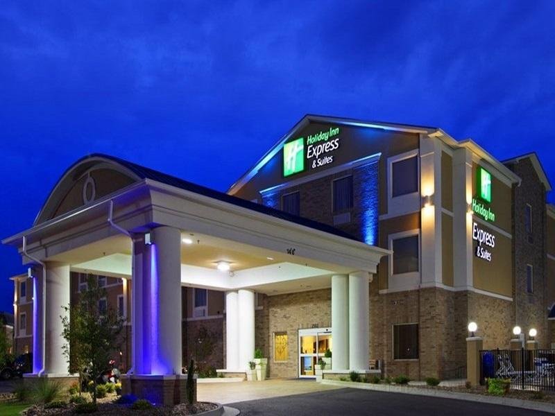 Holiday Inn Express & Suites Cleveland/Westlake