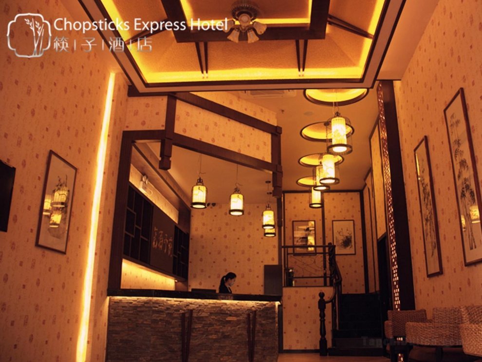 Khách sạn Chopsticks Express