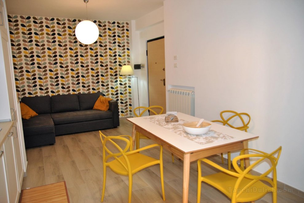 Air-conditioned apartment with patio, Wifi and parking
