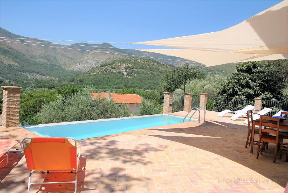 Panoramic villa with swimming pool
