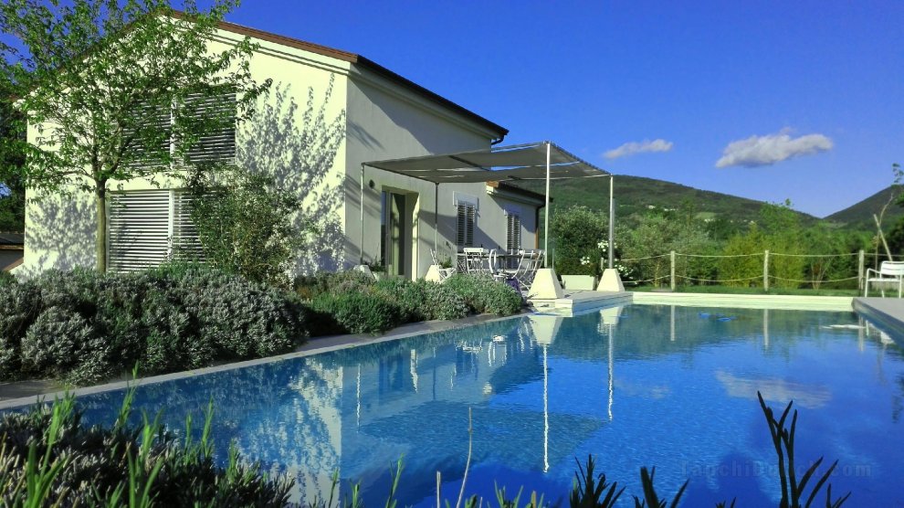 Hillside Villa with Swimming Pool and Jacuzzi - Frasassi Caves