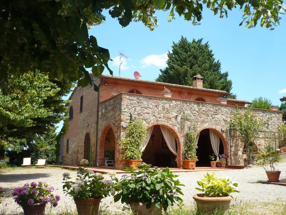 Panoramic Farmvilla In Tuscany