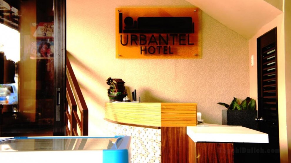 Khách sạn Urbantel